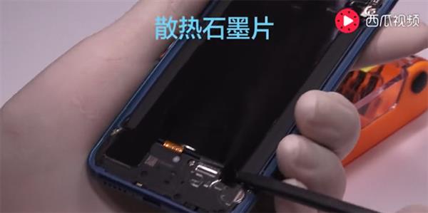 ��̫��ɢ�ȵ�The NineҺ�� 8102������ֻ��ְ��ȹܴ���һ��