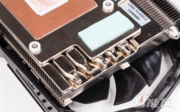 ��̫��ɢ�ȵ�The NineҺ�� 8102������ֻ��ְ��ȹܴ���һ��