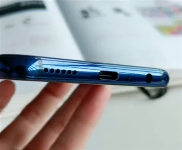 �ռ��Ľ��࣡OPPO R17ȷ��ʹ��Type-C�ӿ�