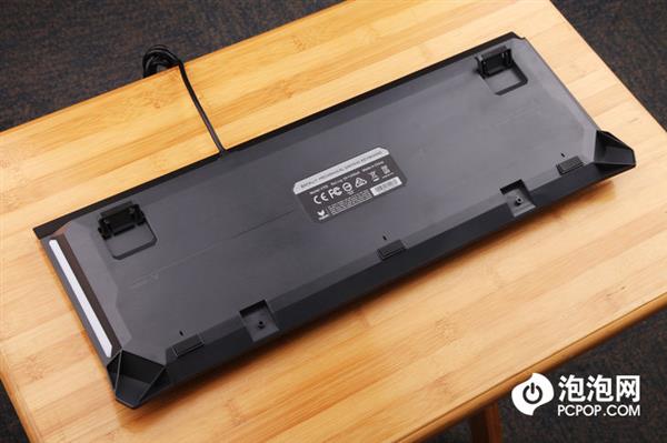 �������IP68��ˮ��֤ �װ�V750��Ϸ��е��������