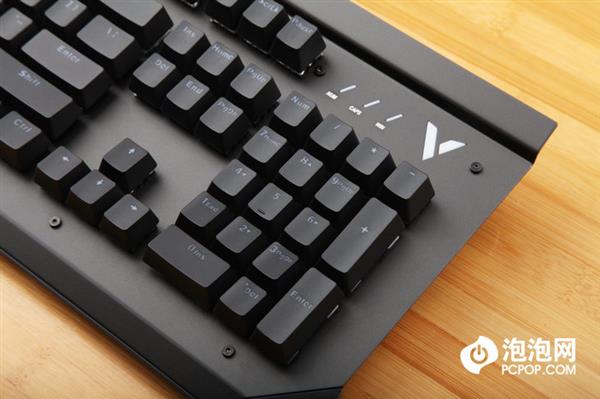 �������IP68��ˮ��֤ �װ�V750��Ϸ��е��������