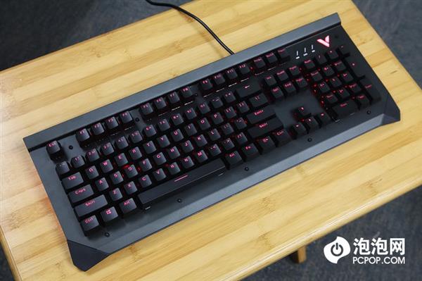 �������IP68��ˮ��֤ �װ�V750��Ϸ��е��������