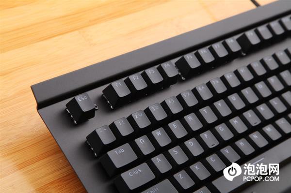 �������IP68��ˮ��֤ �װ�V750��Ϸ��е��������