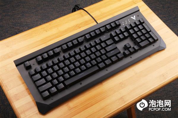 �������IP68��ˮ��֤ �װ�V750��Ϸ��е��������