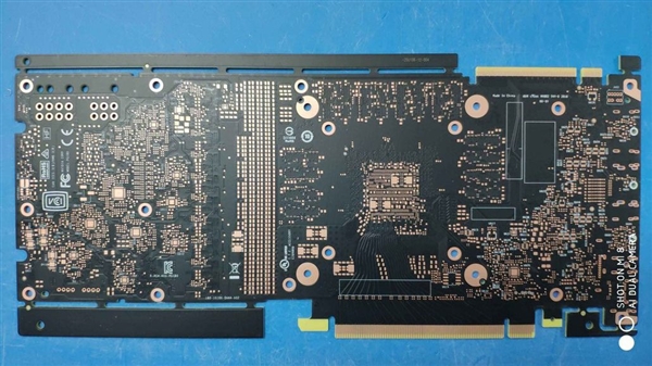 NVIDIA RTX 2080�Կ��ڲ����أ����Ĵ���TU104