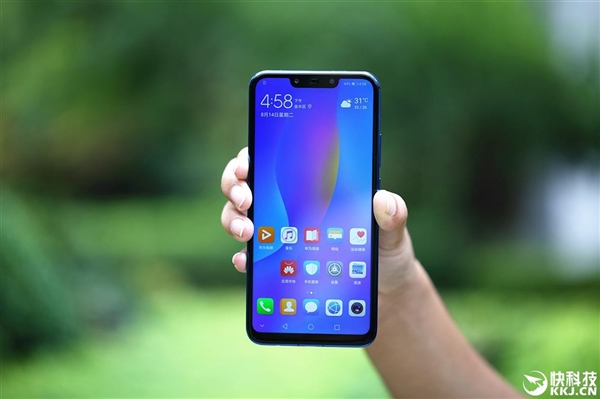 ��Ϊ�θգ�nova 3ϵ��һ���¹��ڷ�������200��̨ ������¼