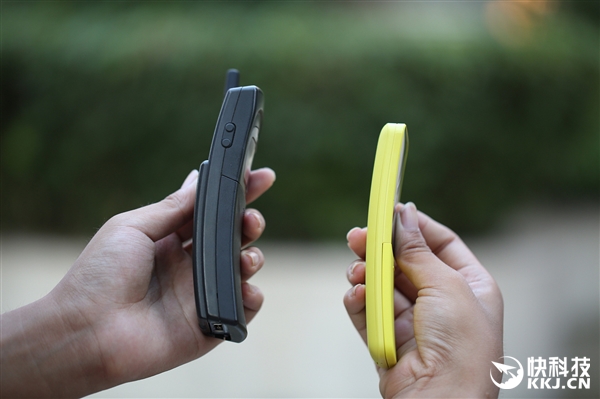 22���������ŵ����8110 4G���̰濪��ͼ��