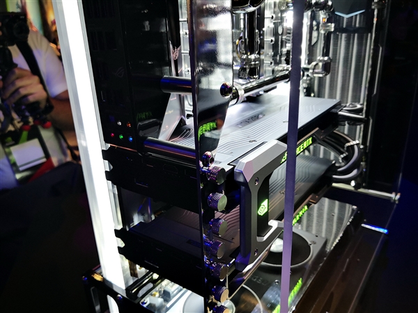 �����״�˫���ȣ�NVIDIA RTX 2080 Ti�ֳ�ͼ��