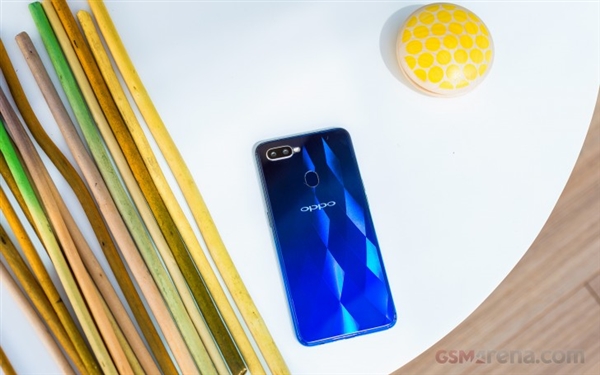 OPPO F9/F9 Pro��ӡ����ʽ�������ۼ�Լ2000Ԫ