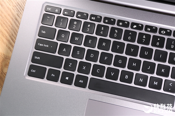 ��������72% С�ױʼǱ�Pro GTX�濪��ͼ��