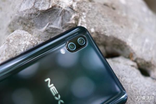 2018年中安卓旗舰手机横评:再见了性价比