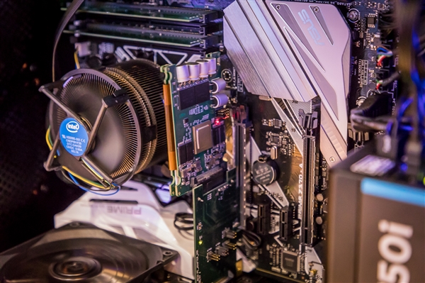 ��������ǿ��ҵ��SSD����SM2270���״���������˫��CPU