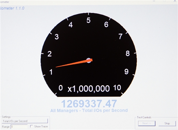 ��������ǿ��ҵ��SSD����SM2270���״���������˫��CPU