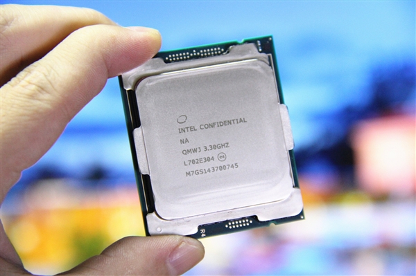 Intel�˴����ɢƬȫ���Ǽۣ������Լ۱��ĺˡ�����CPU�ټ�