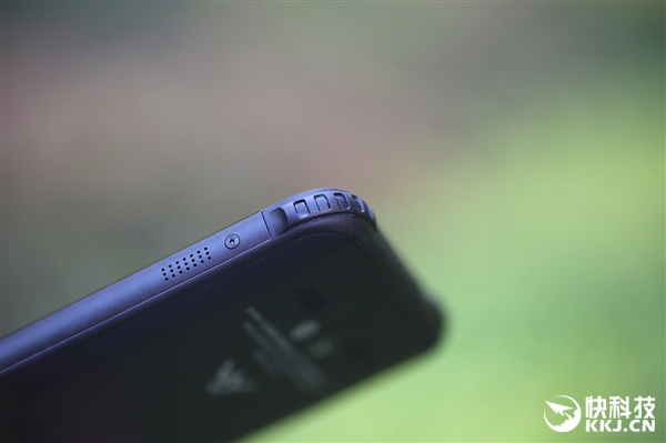 ����-30����£�AGM X3���������ֻ�����ͼ��