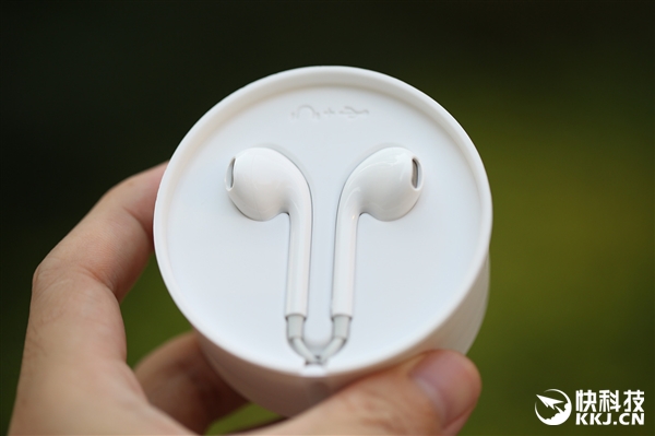 ����֮����OPPO R17���⽥��ɫ�濪��ͼ��