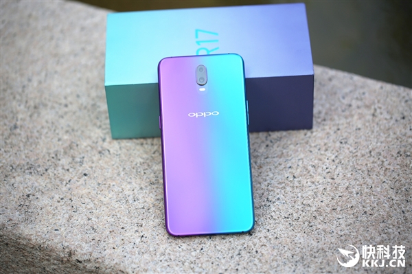 ����֮����OPPO R17���⽥��ɫ�濪��ͼ��