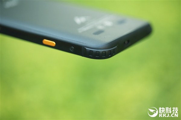 ����-30����£�AGM X3���������ֻ�����ͼ��