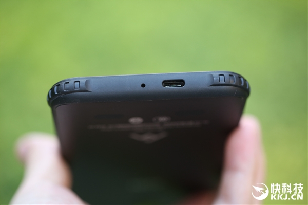 ����-30����£�AGM X3���������ֻ�����ͼ��