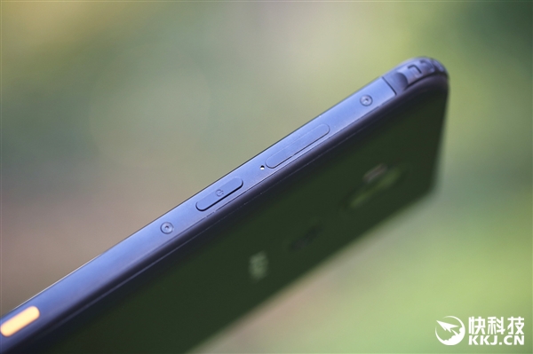 ����-30����£�AGM X3���������ֻ�����ͼ��