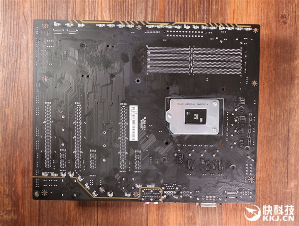 ��ĸ����ɢ��װ�ף��߲ʺ�ս��Z370���忪��ͼ��