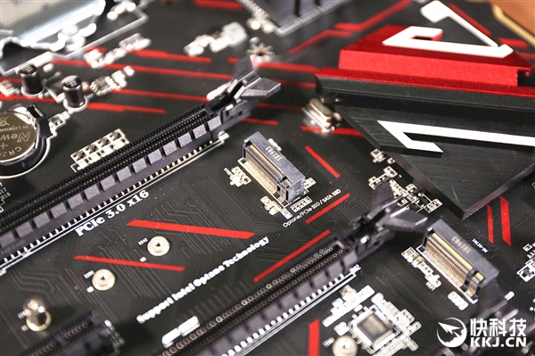 ��ĸ����ɢ��װ�ף��߲ʺ�ս��Z370���忪��ͼ��