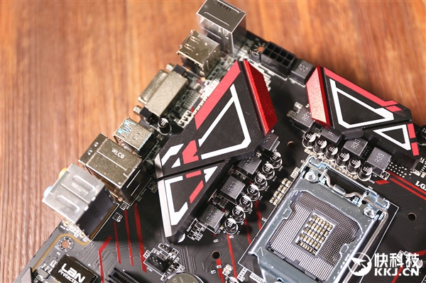 ��ĸ����ɢ��װ�ף��߲ʺ�ս��Z370���忪��ͼ��