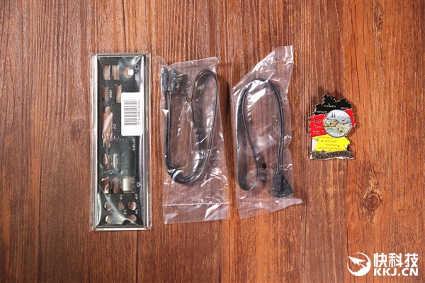 ��ĸ����ɢ��װ�ף��߲ʺ�ս��Z370���忪��ͼ��