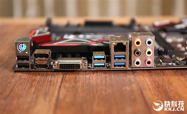 ��ĸ����ɢ��װ�ף��߲ʺ�ս��Z370���忪��ͼ��