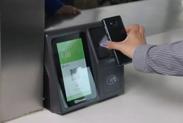 ΢���ơ�У԰һ�븶����һ���߱�ѧУ