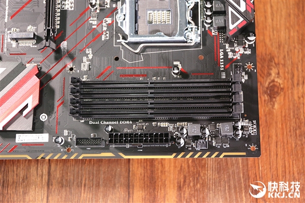 ��ĸ����ɢ��װ�ף��߲ʺ�ս��Z370���忪��ͼ��