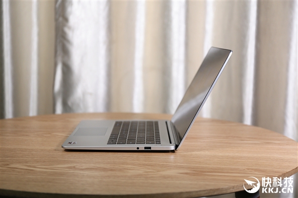 4599Ԫ ҫMagicBook濪ͼ