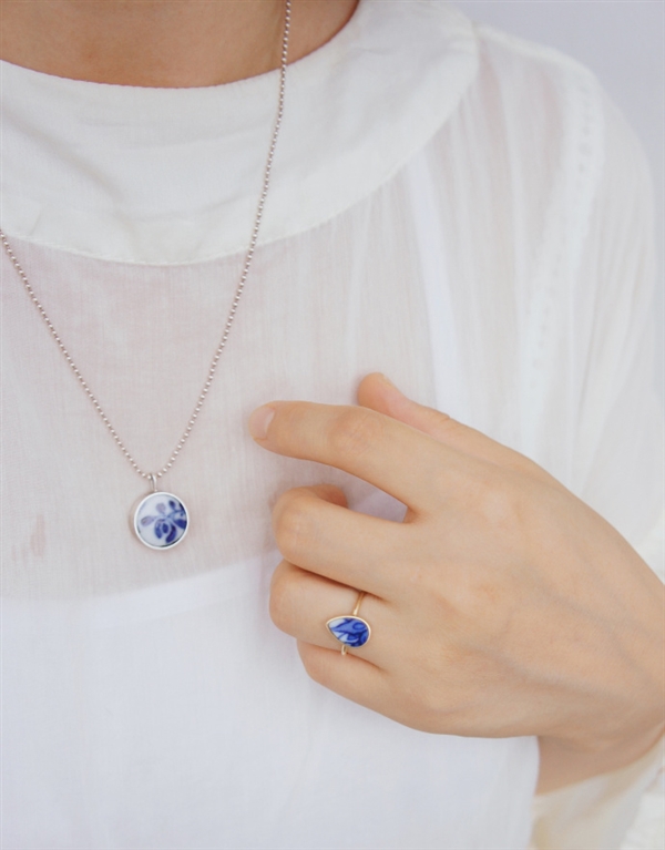 ������״ο��١����š���飺�Ա�������ͳ�Ļ�