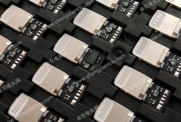 ���ˣ�ƻ����ʽ����USB-C/Lightning��Ȩ