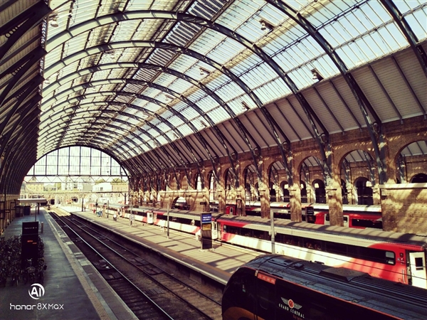 ���췢���ٷ�������ҫ8X Max����