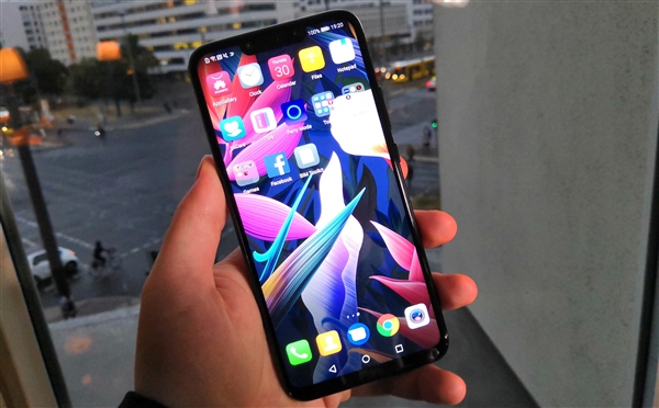 ��ʱ����Ʒ�������Ϊ��ʽ����Mate 20 Lite������710