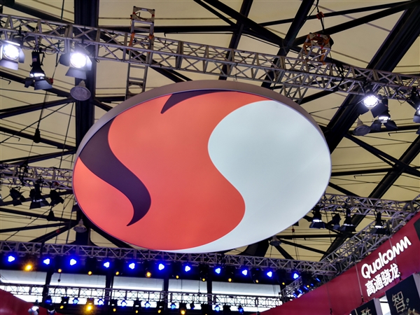 ��������855 GB4�ܷ֣���������54%��С����Խ����980