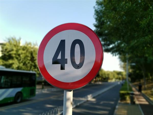 ��ҫ8X Max���֣�5000mAh��ؼӳ� 1499Ԫ��