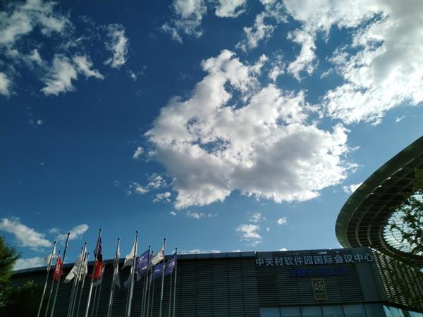 ��ҫ8X Max���֣�5000mAh��ؼӳ� 1499Ԫ��