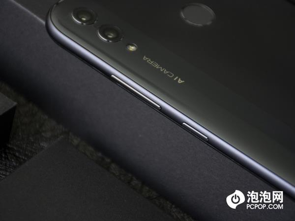 ��ҫ8X Max���֣�5000mAh��ؼӳ� 1499Ԫ��