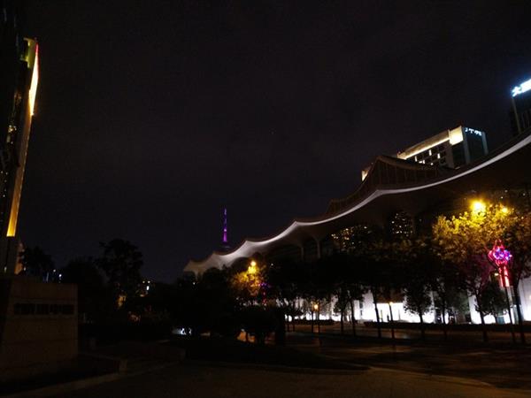 ��ҫ8X Max���֣�5000mAh��ؼӳ� 1499Ԫ��