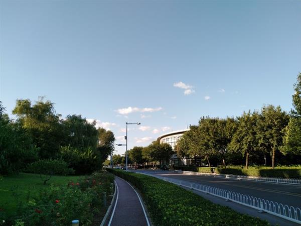 ��ҫ8X Max���֣�5000mAh��ؼӳ� 1499Ԫ��