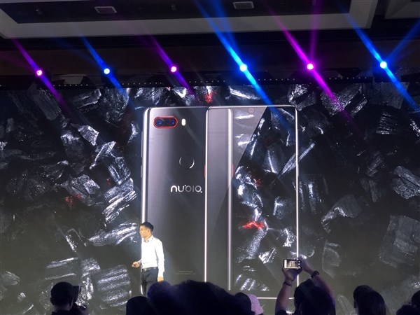 Ŭ�����ޱ߿��콢Z18����������845+8G�ڴ� 2799Ԫ��