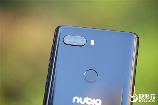 ���ޱ߿��ޣ�Ŭ����Z18����ͼ��