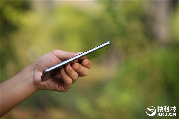 ��ΪP20�����������׷�ͼ�ͣ���ɫ�����λ�