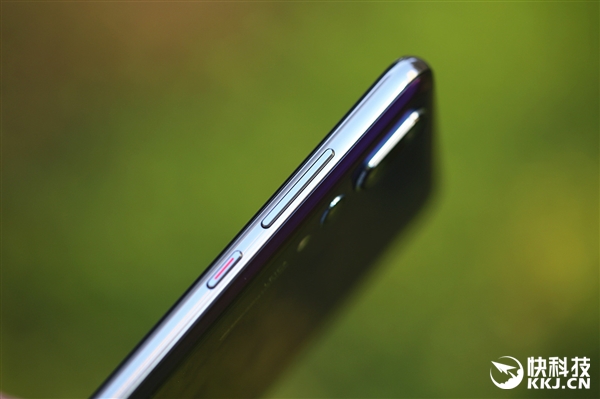 ��ΪP20�����������׷�ͼ�ͣ���ɫ�����λ�