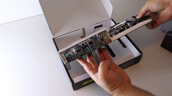 ��˶����Z390���忪������͵�ܣ�10��1�շ���