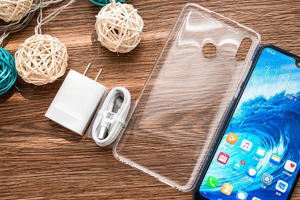 ��ҫ8X Maxͼ�ͣ�5000mAh��������� 1799Ԫ