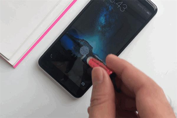 拼多多质量调查:买了3台手机 其中1台可能会爆炸