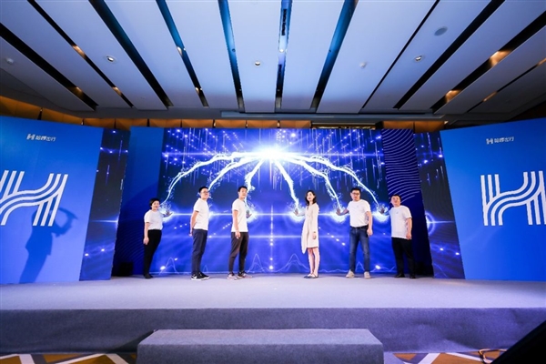 ���޵�����ʽ�����������У�����������������ȫ��Ͷ��